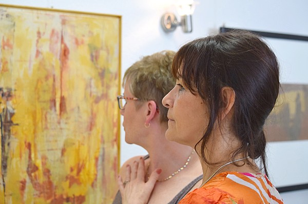 Besucher der Vernissage